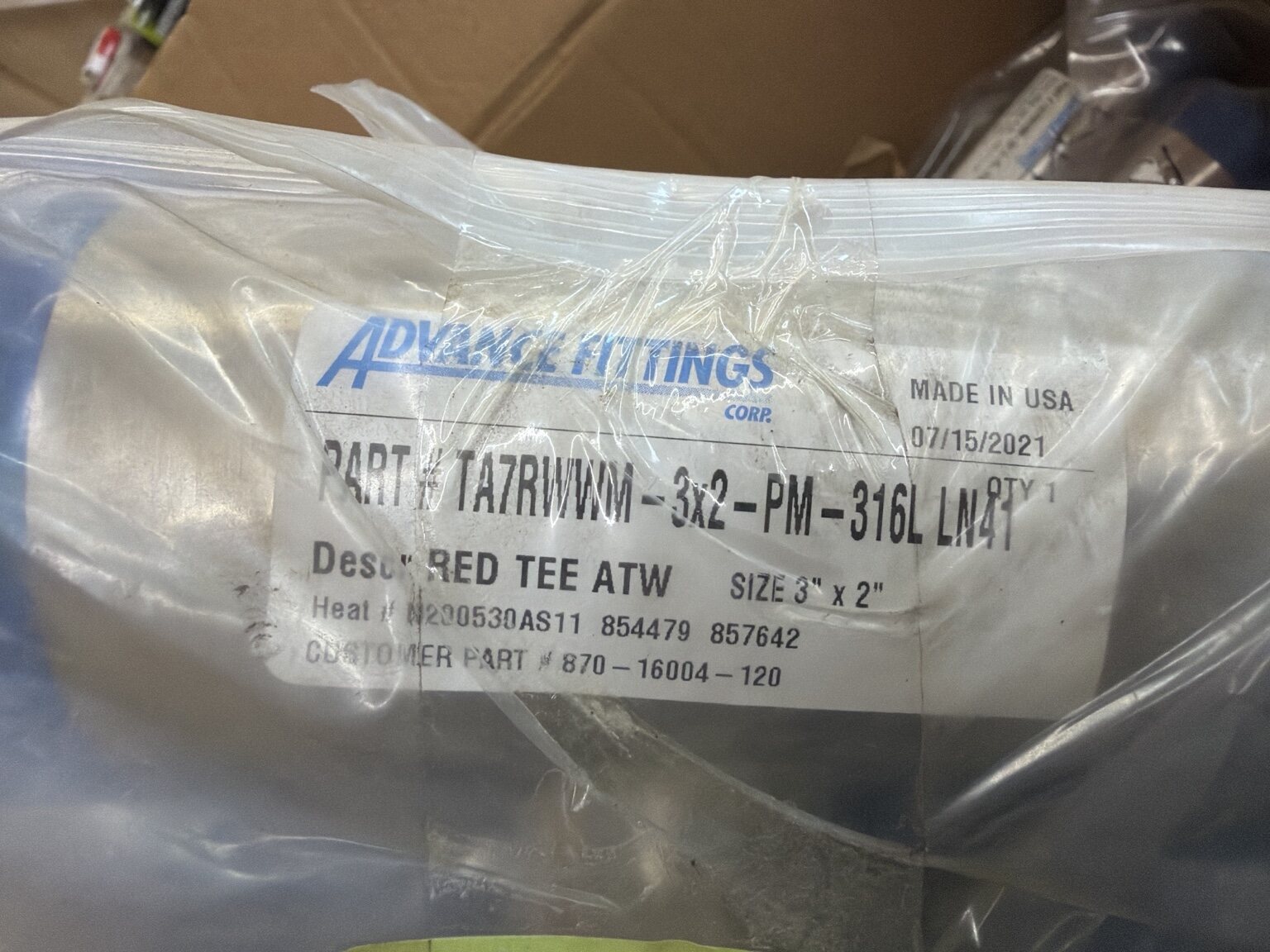 Advance Fittings Corp. 316L BPE reducing tee, weld x short clamp outlet, 3 in x 2 in