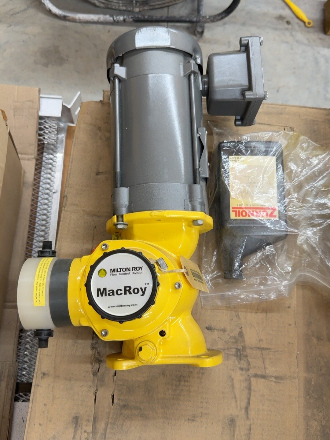 Milton Roy MacRoy 0.18 GPH 175 PSI explosion-proof metering pump thumbnail 2