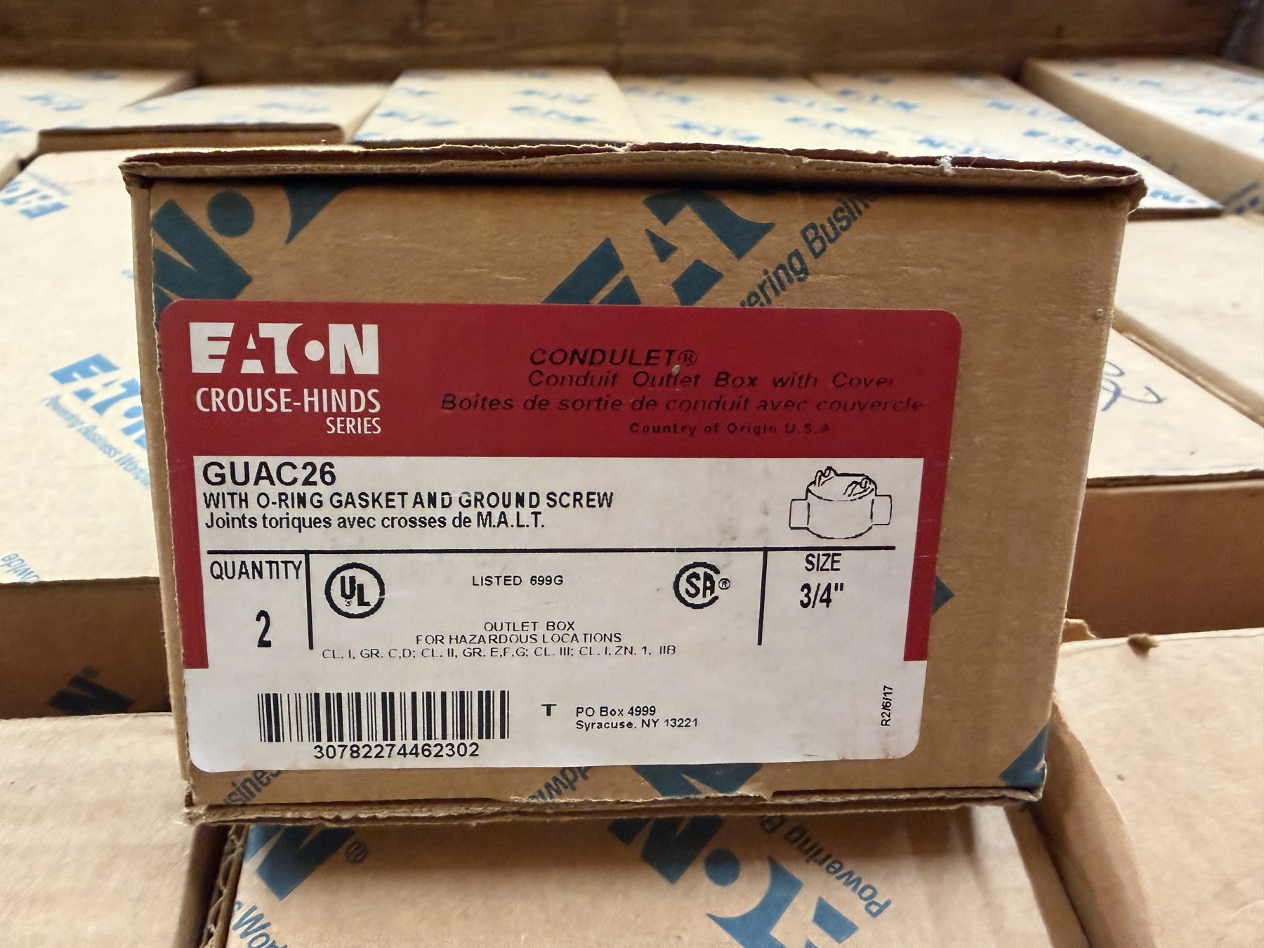 Eaton Crouse-Hinds GUAC26 3/4-inch conduit outlet box with cover thumbnail 3