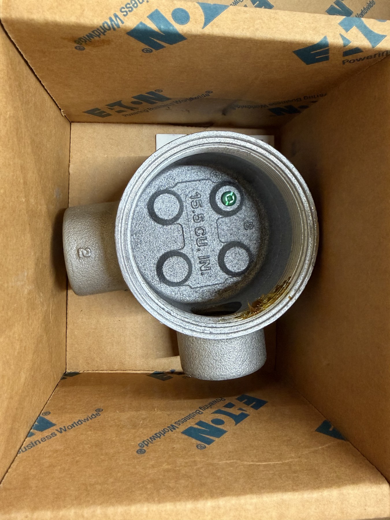 Eaton Crouse-Hinds GUAL36 1-inch L conduit outlet box with cover thumbnail 2
