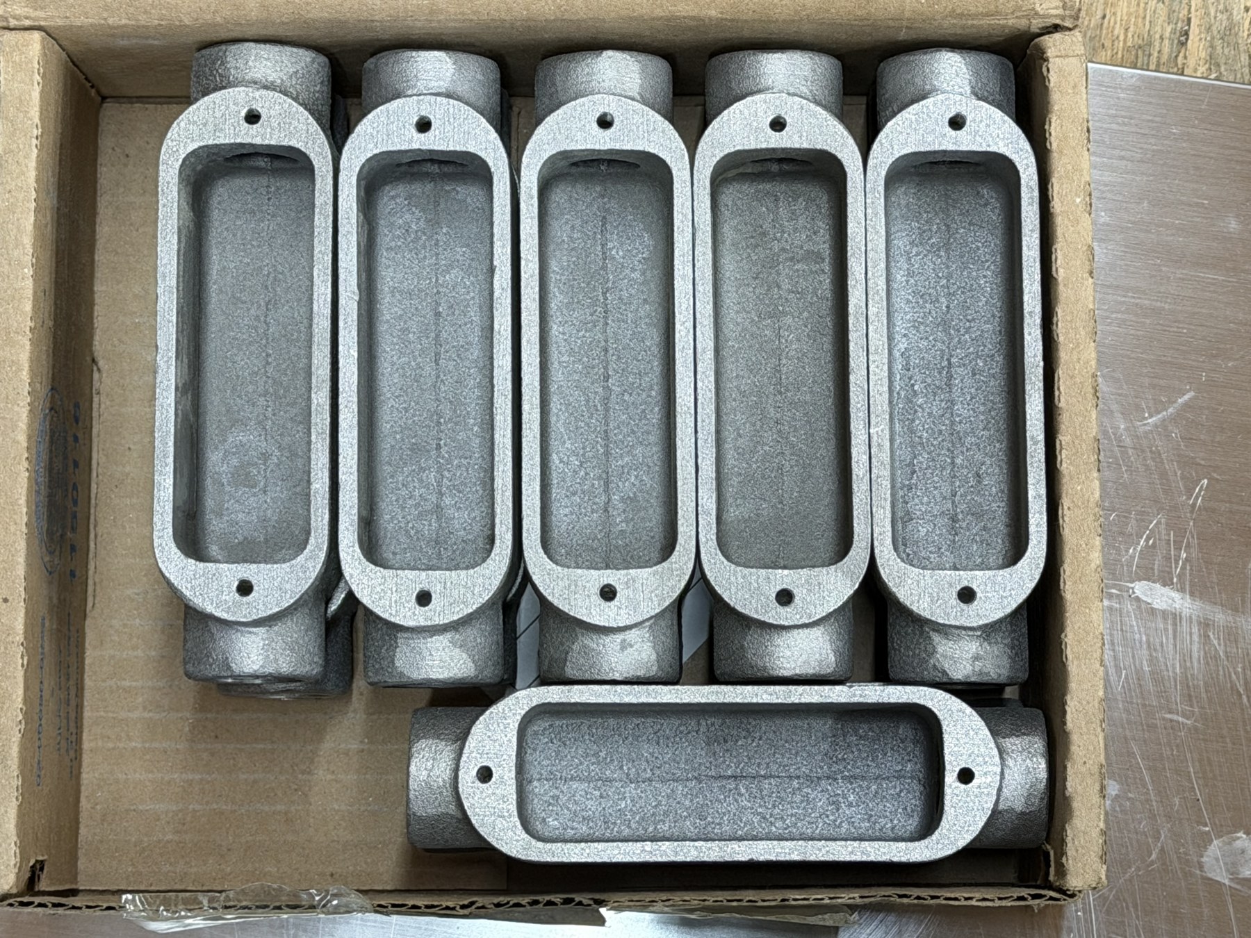 Crouse-Hinds C19 1/2-inch Mark 9 Aluminum Condulet C Conduit Body Lot of 4 with 4 Covers